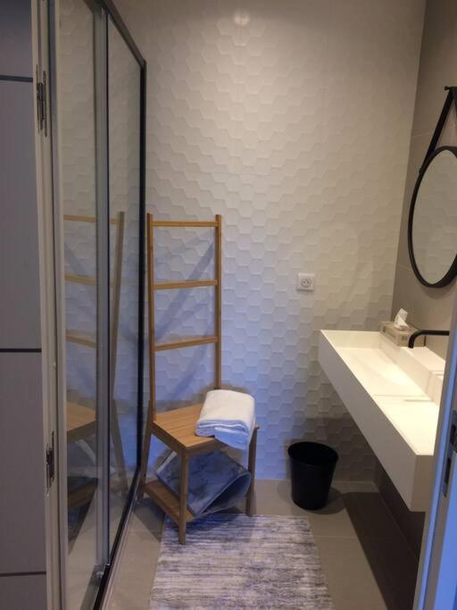 ניס Lovely Refurbished Apartment מראה חיצוני תמונה